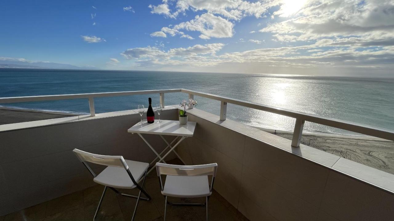 Exclusive Beachfront Apartment Torremolinos - Pool - Paddle - Tenis - Wifi - Central Aircon Εξωτερικό φωτογραφία
